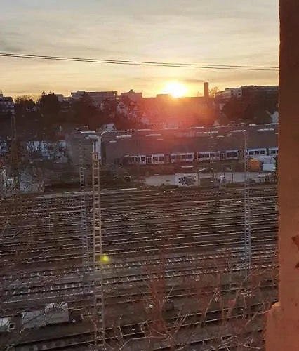 Roter Sandstein Zink 아파트 *