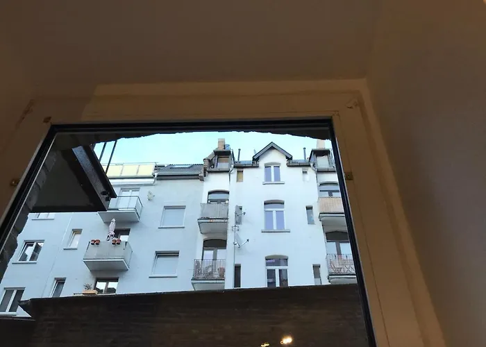 Roter Sandstein Zink Apartment *