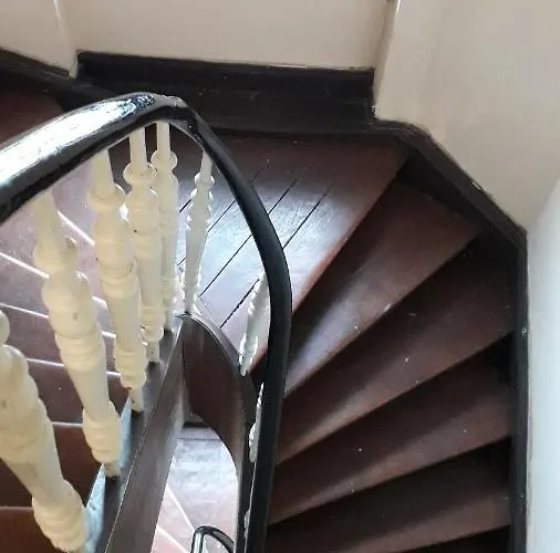 Roter Sandstein Zink 아파트